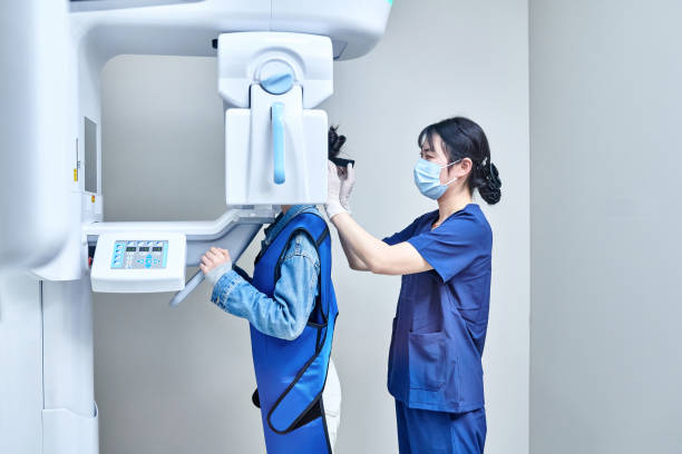 Best Emergency Tooth Extraction  in Compton, CA
